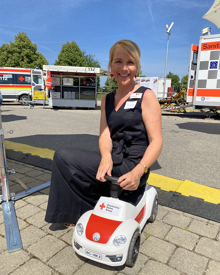 Ivonne Schwaiger genoss die gute Stimmung beim Jubiläumsfest frau-lächeln-außen-drk