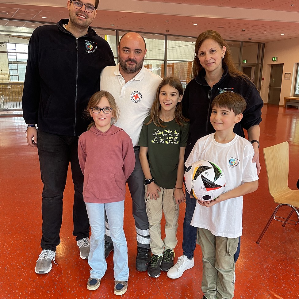 Ortsverein Bretten mit dem Fußball